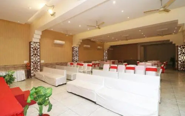 Hotel Parichay by OYO Rooms