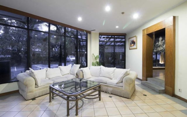 RedDoorz Apartment @ Cilandak