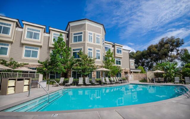 West Inn & Suites