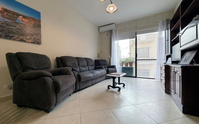 Traditional Maltese 3BD Apartment