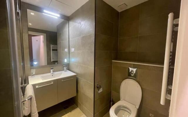 Leo Group Luxury Apartment 2426 Alliance Palace