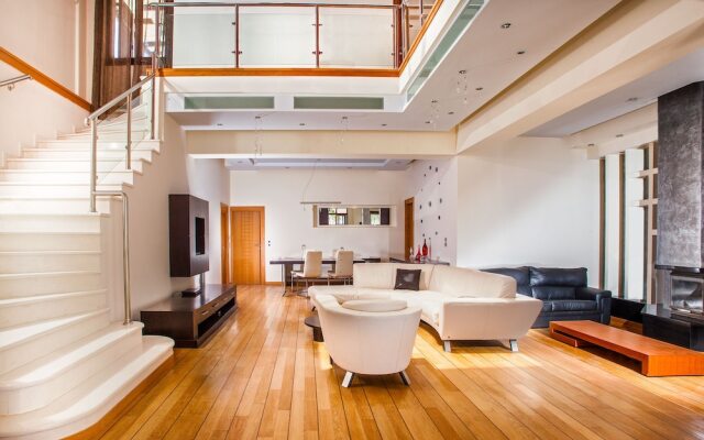 Grand Villa Santorini