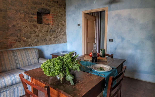 Charming Holiday Home in Tuscany