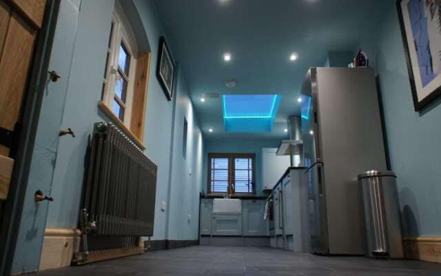 Simpsons Cottage - Grove Road Cottages