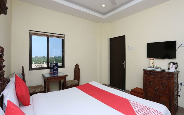 OYO 10453 Hotel Paradise