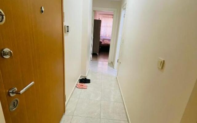 New Flat 1 Minutes To Metro it has elevetır