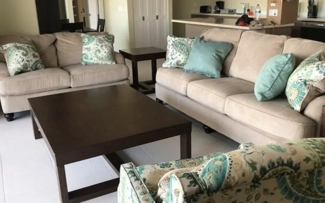 Blue Mall Residence Condos