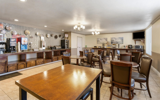 Best Western Plus John Jay Inn & Suites