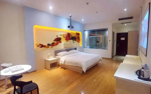 Borrman Hotel (Hezhou Lingfeng Plaza)