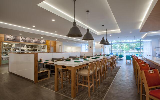Holiday Inn Cleveland Clinic by IHG