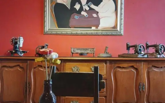 Brumas Hostel