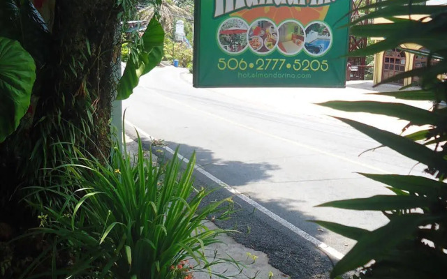 Hotel Mandarina