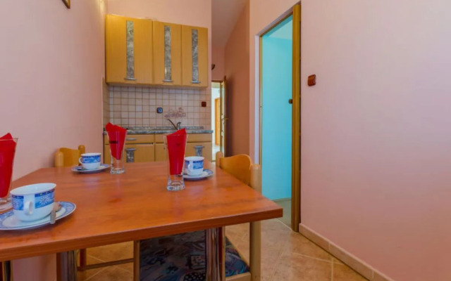 Apartment Delfin Karlobag 31811