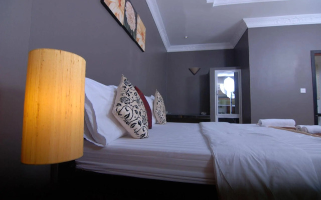 Pillar Hotel