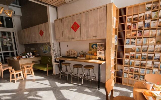Orange Moon Inn