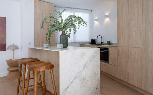 Private Terrace & Views. Manriquez