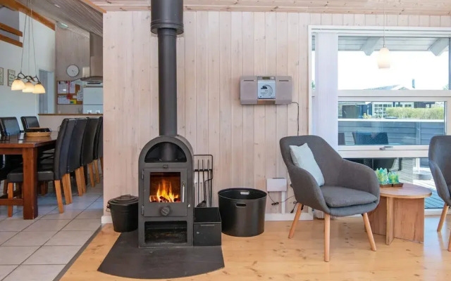 6 Person Holiday Home in Hemmet-by Traum