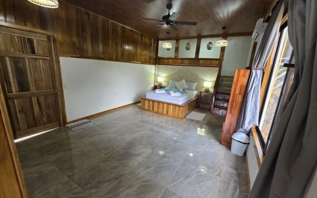 Cotingas Ocean View