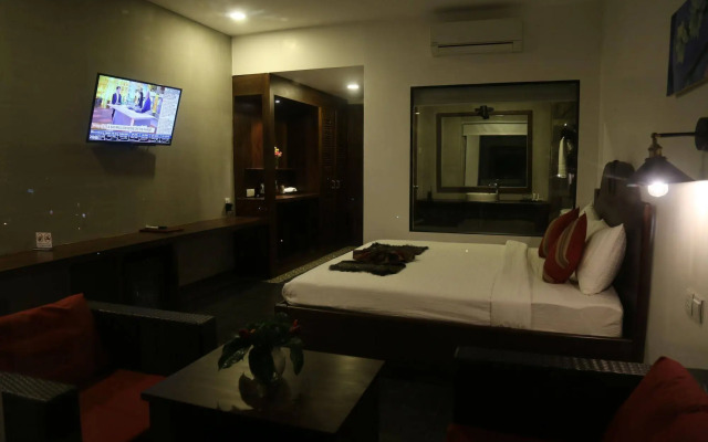 Yeak Loam Hotel