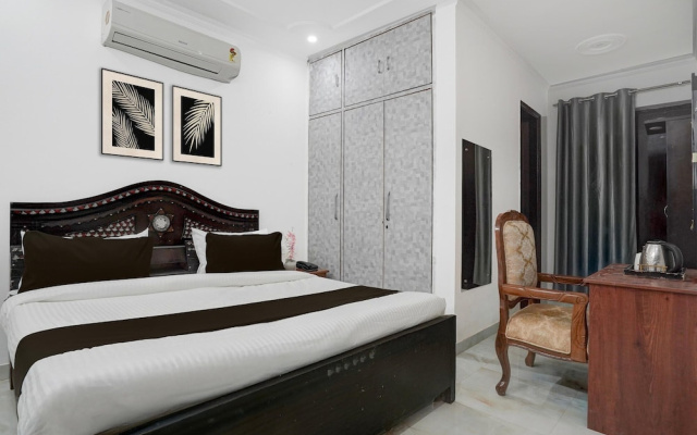 Classic With Balcony Huda Market Sector 46
