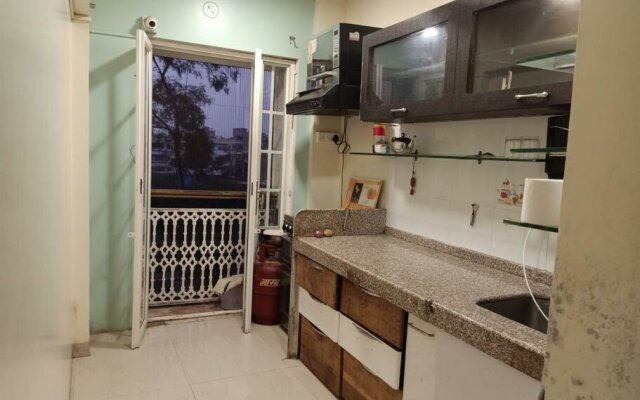 Beautiful and cosy 2 bhk flat near airport