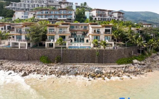 Wanning Half-Mountain Seacliff Lighthouse Pool Villa (Shenzhou Peninsula Potougang Branch)