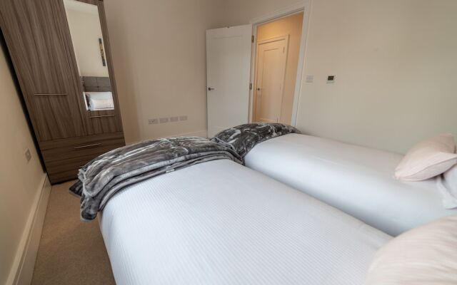 Reading Green Park Village Serviced Apt