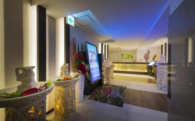 W Mulia Adult Only