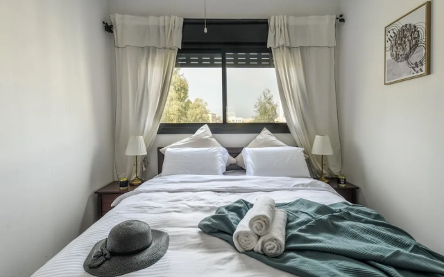 Cozy Nest Apartment with balcony