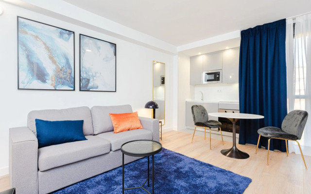Premium Accomodation in La Rosaleda - Madrid