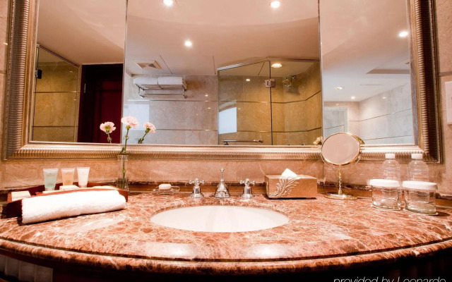 Crowne Plaza Shanghai Nanjing Road by IHG