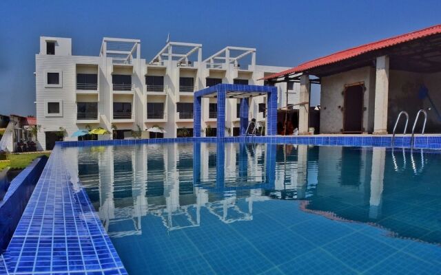 La Macaw Resort