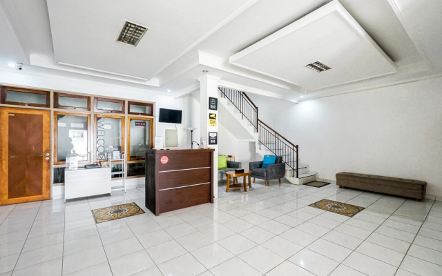 RedDoorz Plus Near Universitas Maranatha Bandung 2 – Lobby – Bandung