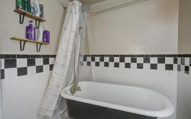 2 Bedroom Suite Near Plaza District Bricktown