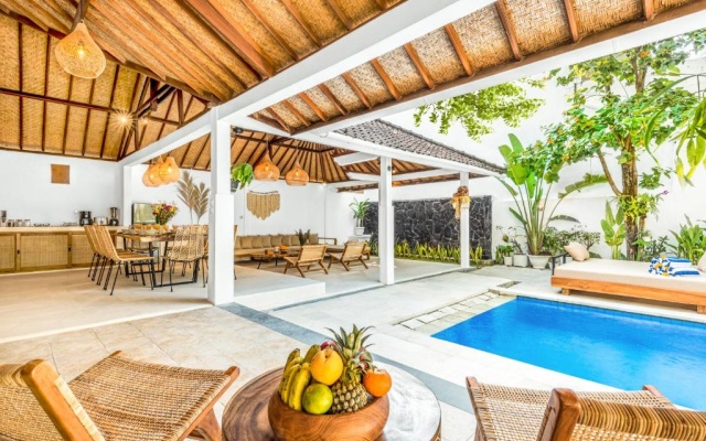 Villa Barcelona - Private 5 BDR Villa in Seminyak, Best Location, large Pool & Garden – Outside – Kuta
