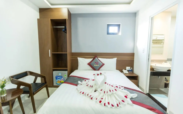 Vivian Hotel