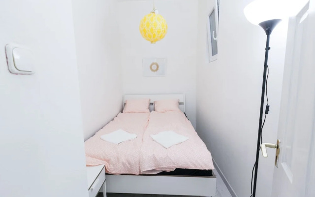 Classic Ernesto near Opera