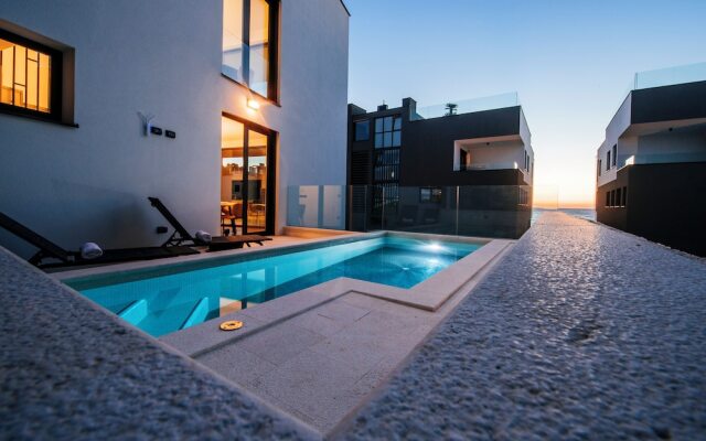 Crystal Holiday Residence II