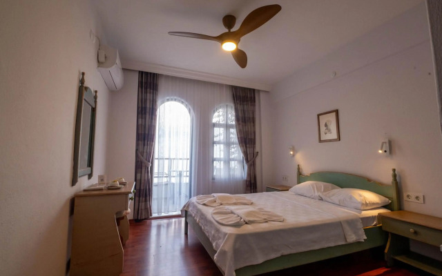 Diplomat Hotel