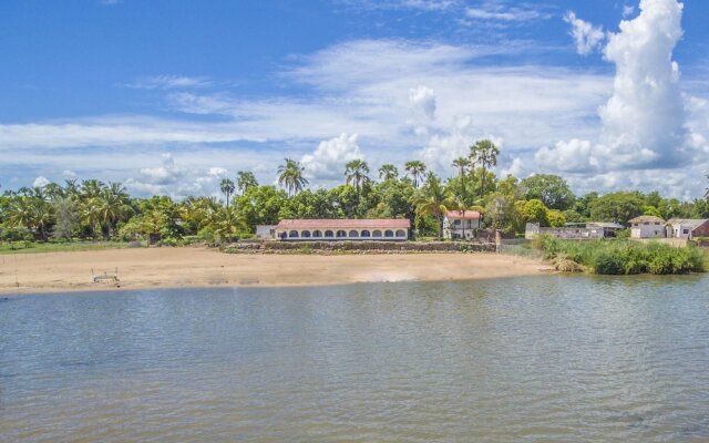 Namiyasi Lake Cottage