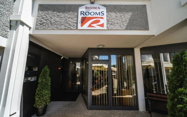 Rustica Rooms