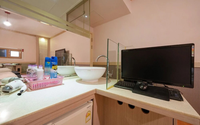 Incheon (Dongam) Red Dragonfly Hotel