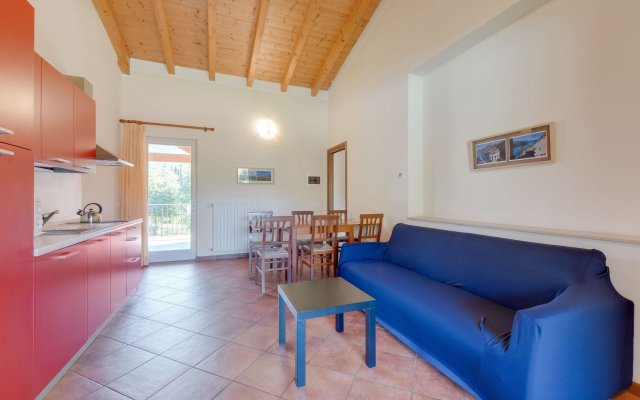 Nice apartment for 4-6 people, surrounded by mountains, directly on the Idro