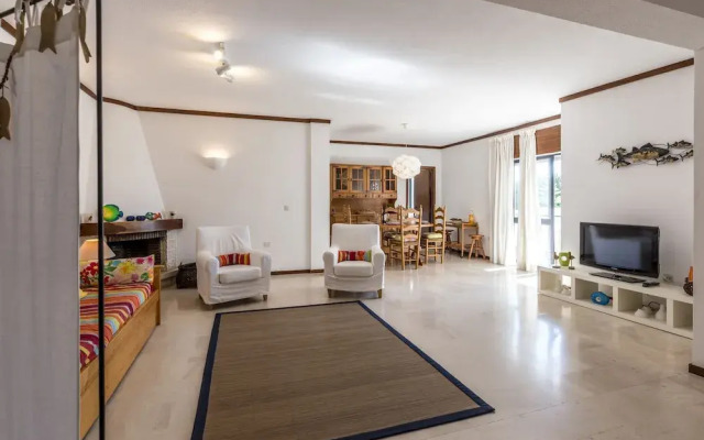 Fish House Flat With Pool