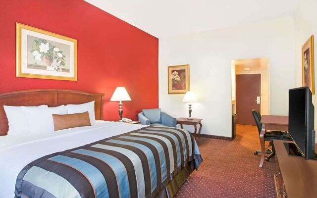 Holiday Inn Express & Suites - Mobile - I-65, an IHG Hotel