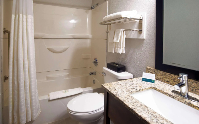 Quality Inn & Suites Hammond Near I-8090