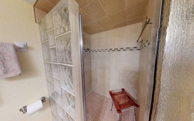 Island Reef Bayside With Private Beach