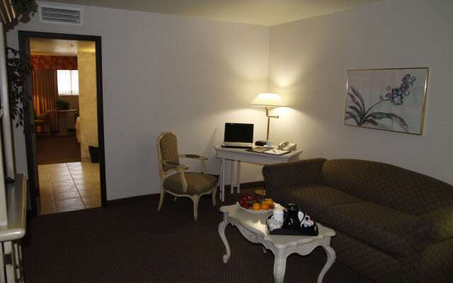 Ramada by Wyndham Viscount Suites Tucson East