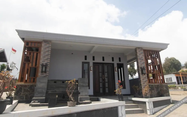 Saputra View Bromo Guest House