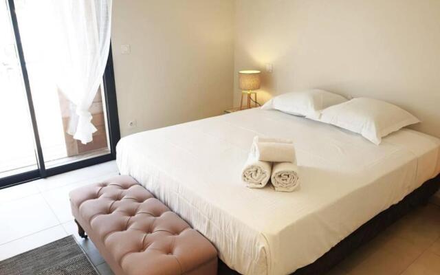 Villa 5***** piscine proche de la plage Cala Rossa